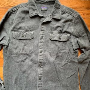 Men’s Patagonia Fjord flannel shirt overshirt size medium charcoal gray